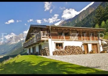 Шамони. Роскошное альпийское шале в живописном местечке лэ Уш (Les Houches) в пяти минутах от Шамони (Chamonix) в аренду. 5 спален/10 человек.