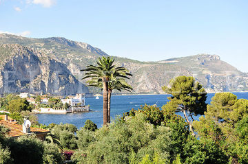 Cен-Жан-Кап-Ферра. Красивая вилла с панорамным видом на море, Монако и горы в аренду. 5 спален/10 гостей. 