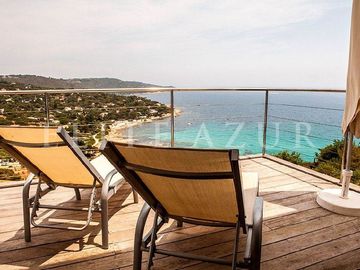 Раматюэль. В 200 метрах от пляжа современная вилла с панорамным видом на море в аренду. 4 спальни/8 гостей.  
